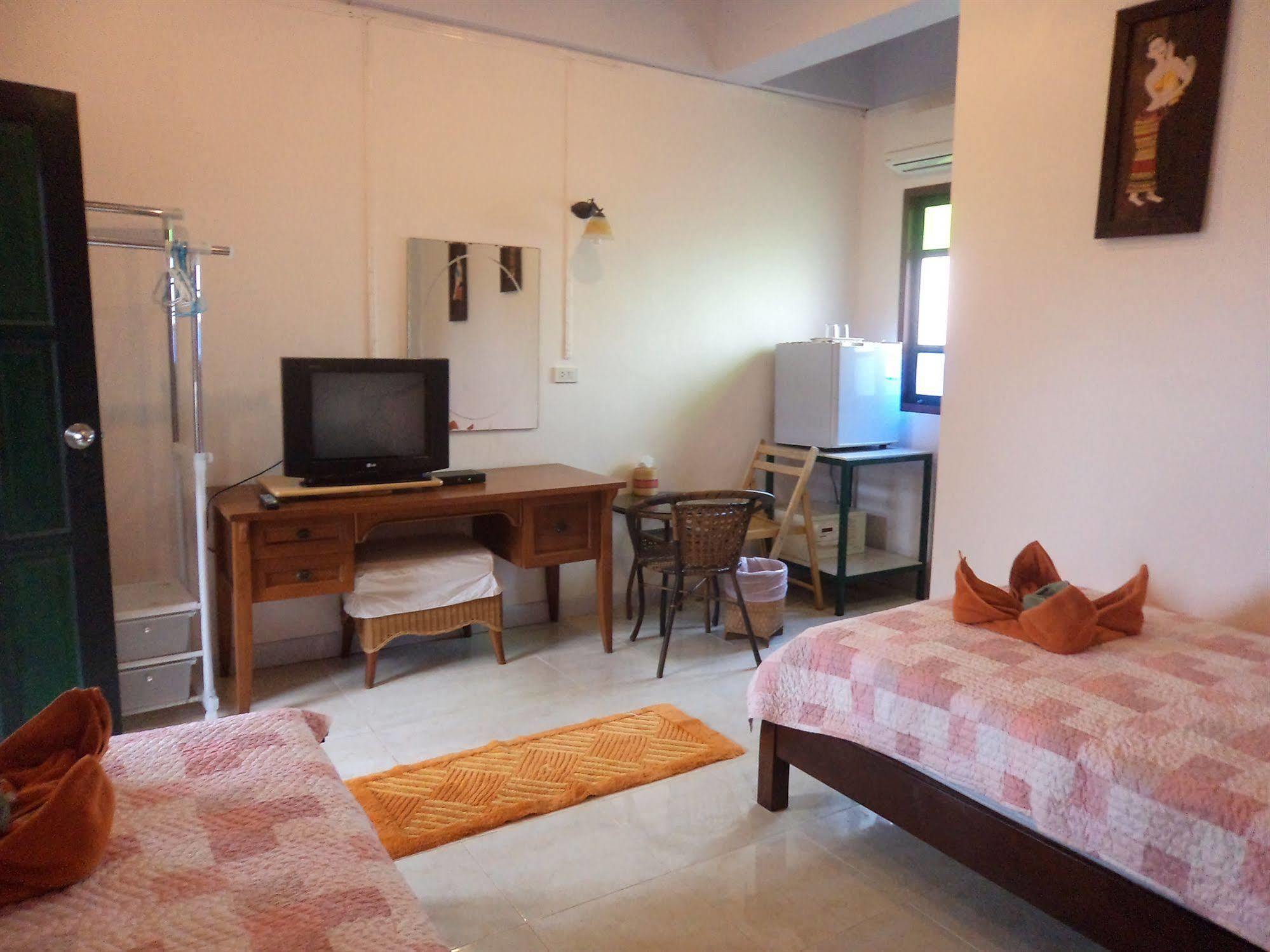 Baan Por Jai Hotel Koh Lanta Bagian luar foto