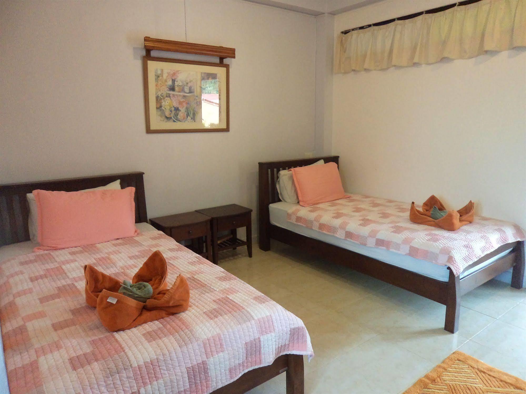 Baan Por Jai Hotel Koh Lanta Bagian luar foto
